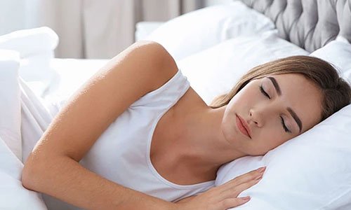 Qual travesseiro é ideal para quem dorme de lado, de costas ou de bruços
